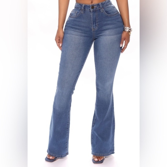 2/$20 โข BIN#21 - Fashion Nova Flare Jeans size 1 - Picture 3 of 6
